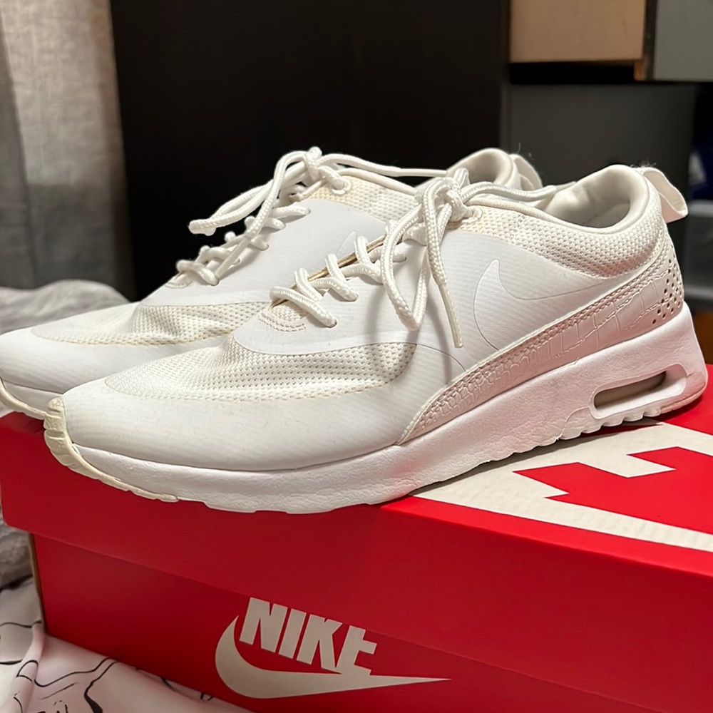 Air Max Thea